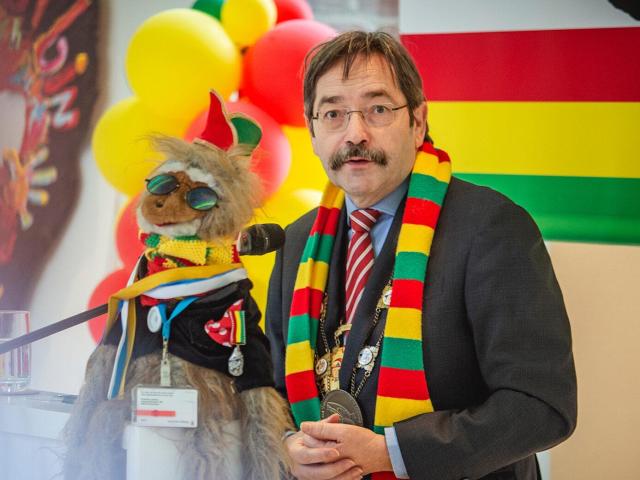 Minister Paul verhinderd bij de uitreiking van de Gulden Humor